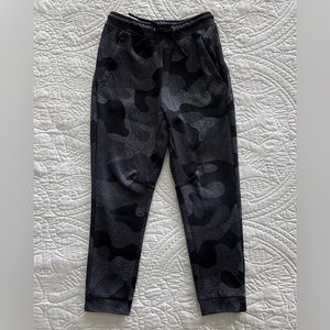 Boys’ Black Camo Joggers - size 4/5 (XS)